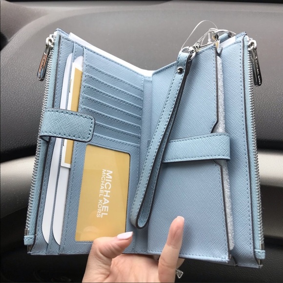 Michael Kors Handbags - NWOT MICHAEL KORS DOUBLE ZIP WALLET